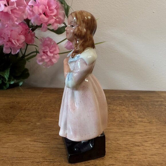 Royal Doulton Little Nell Figurine Vintage Bone China Dickens Character - Picture 3 of 5